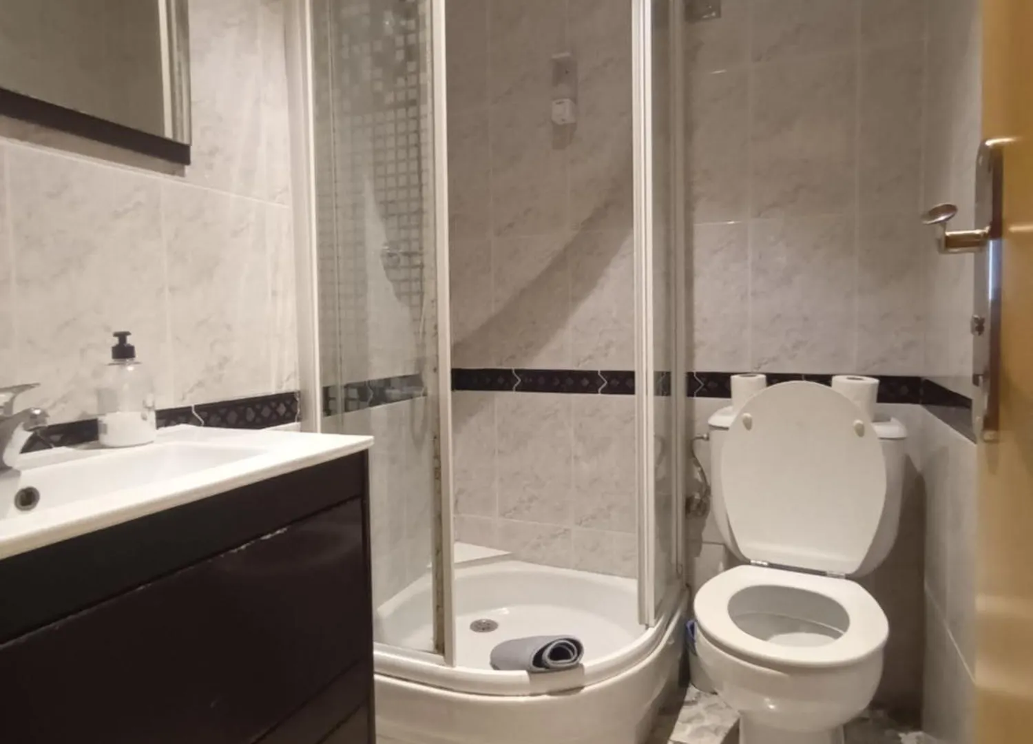 Apartamento Paris L'Hospitalet de Llobregat 0*,